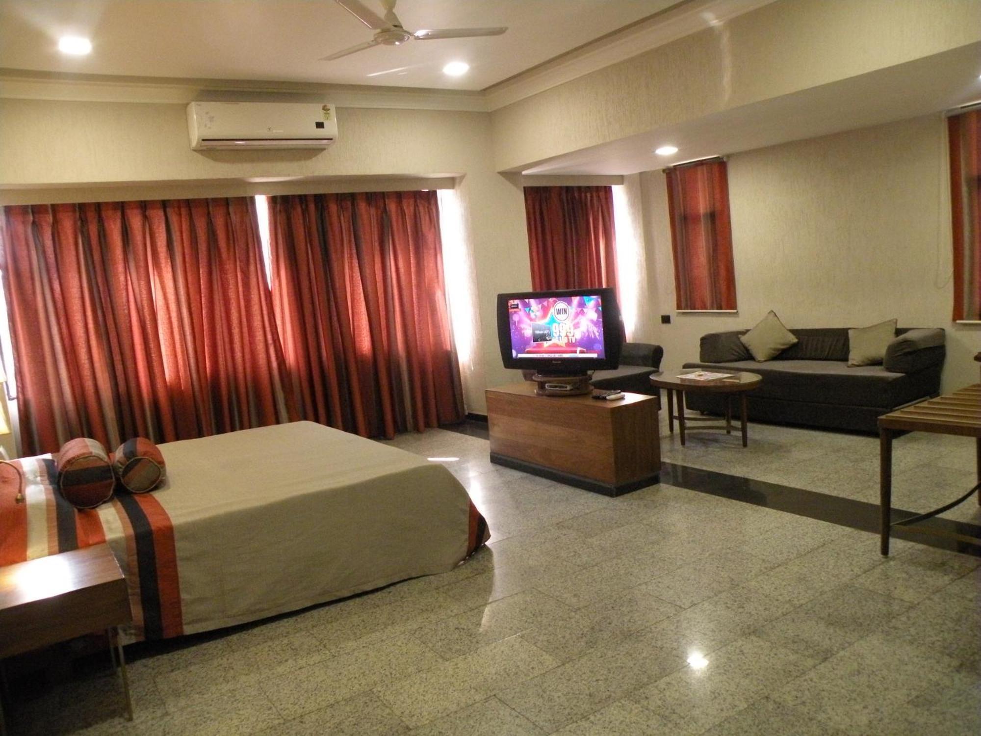 Nasiklub Hotel Ngoại thất bức ảnh